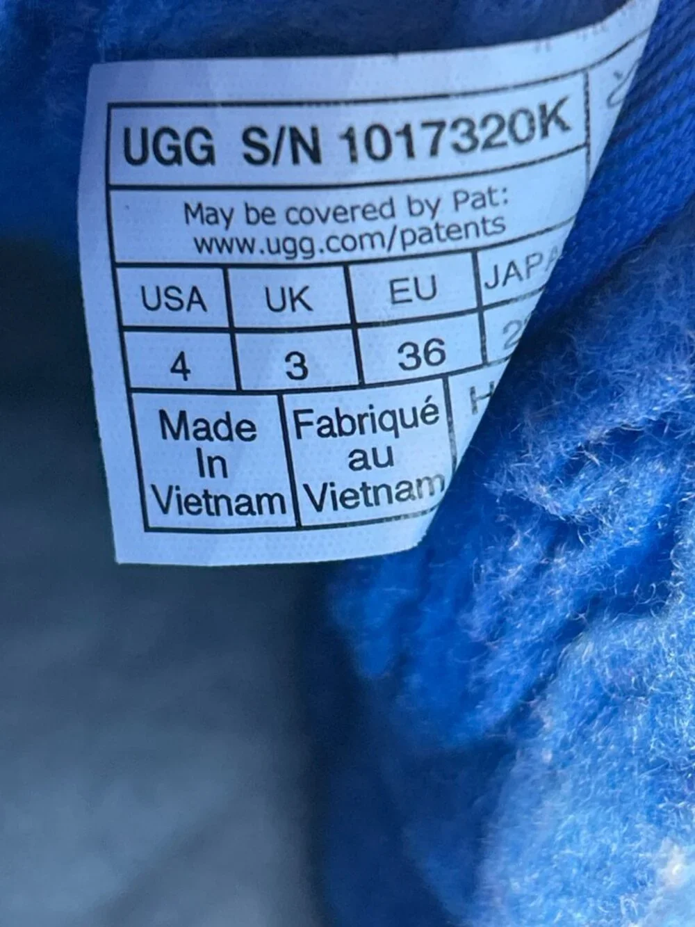 UGG Neumel Boys Big Kids Suede Ankle Chukka Boots Size 4 Royal Blue Lined Shoes